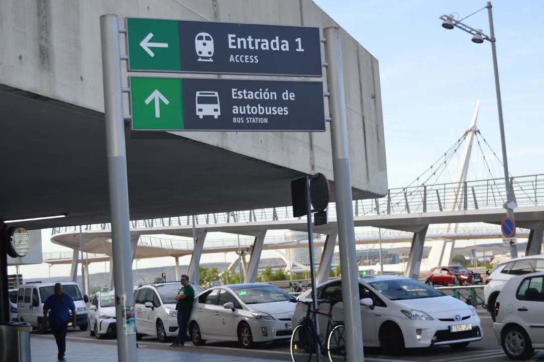 Taxi en la Estación Delicias de Zaragoza