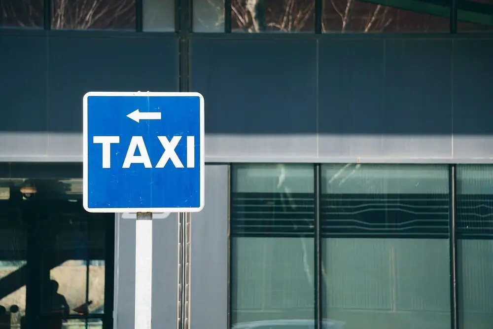 Señal taxi Más imágenes en <a href="https://depositphotos.com/es/" target="_blank" rel="noopener noreferrer">Depositphotos España</a>.
</figcaption>
</figure>