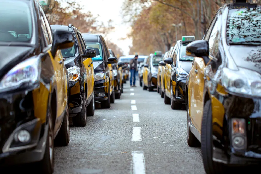 Taxis de Barcelona Más imágenes en <a href="https://depositphotos.com/es/" target="_blank" rel="noopener noreferrer">Depositphotos España</a>.
</figcaption>
</figure>