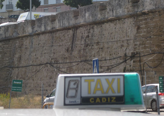 Los taxistas de Cádiz solicitan una subida de tarifas de casi el 8%