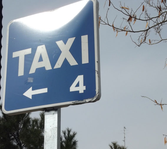 Asalariados piden un estudio para aumentar el número de licencias de taxi