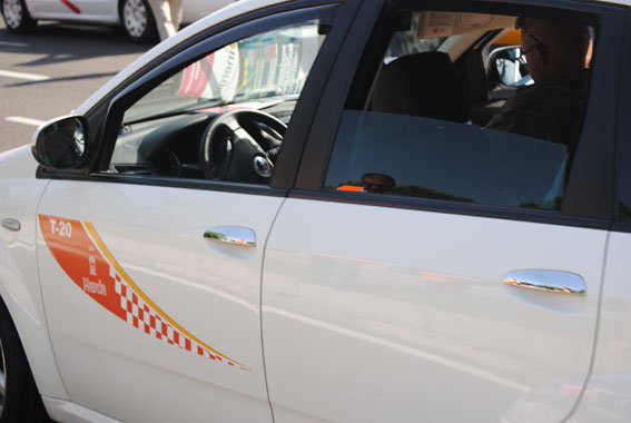 Taxistas murcianos piden revisar sus tarifas, congeladas desde 2014