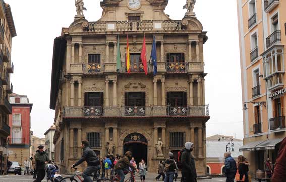 Vuelve el paseo solidario del taxi de Pamplona