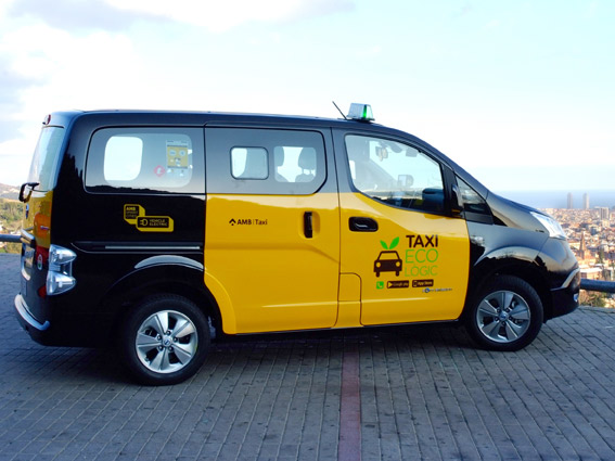 Denunciada una empresa de taxis por ofrecer servicios de paquetería