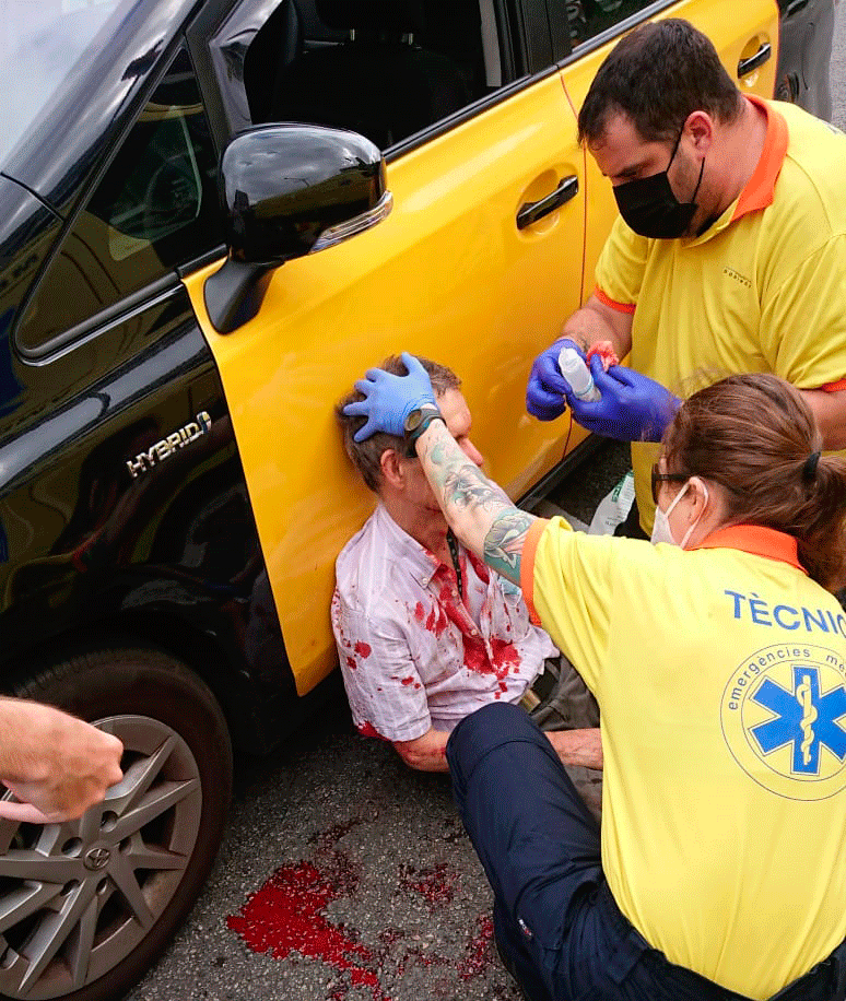 Un taxista de Barcelona sufre una paliza en plena calle