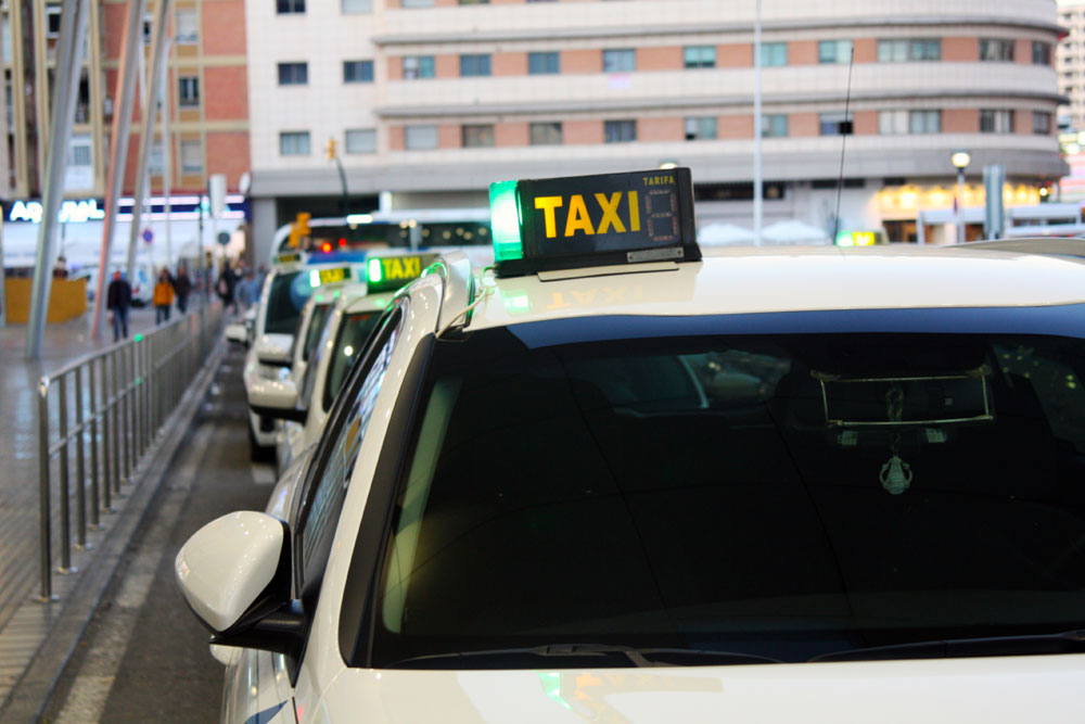El taxi se queda sin parada durante la Copa Davis 