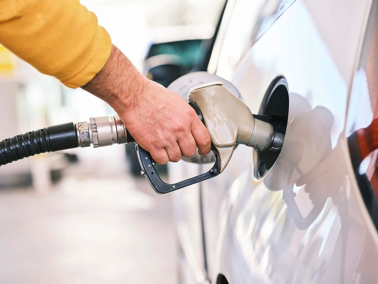El Gobierno bonificará 20 céntimos por litro de combustible a los taxistas