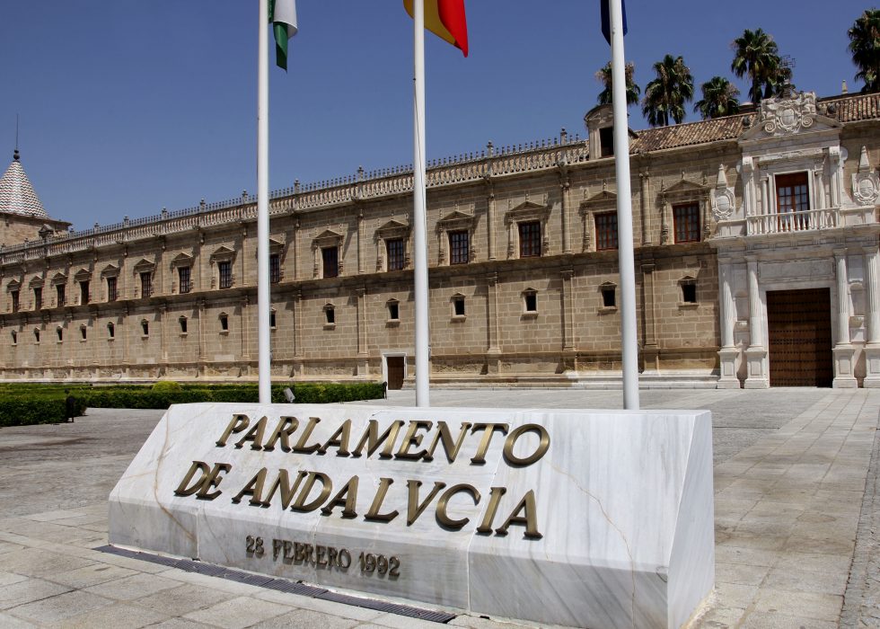 Andalucía permitirá la actividad urbana de las VTC y el taxi anuncia protestas