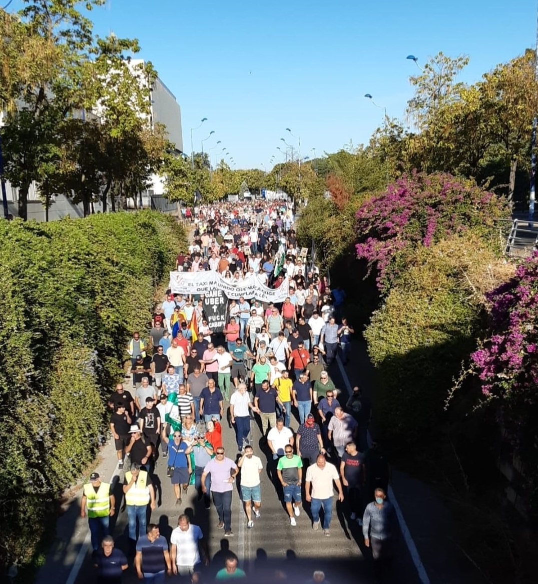 Nueva protesta del taxi contra la Junta de Andalucía