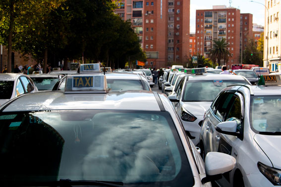 El taxi de Valencia anuncia movilizaciones contra la Conselleria