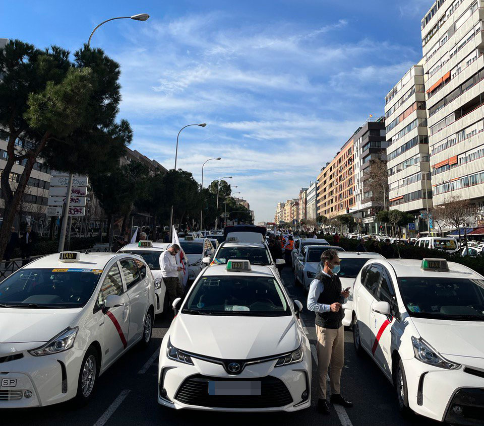 El taxi de Madrid protestará de nuevo mañana contra el reglamento de Ayuso
