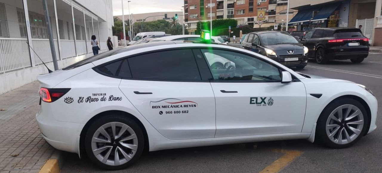 Taxistas presentan un proyecto actualizado de mejora del servicio de taxi