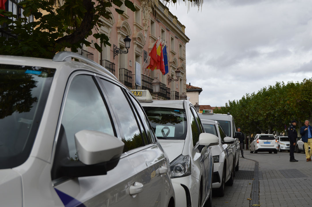 El taxi recuerda a su compañero asesinado al grito de 